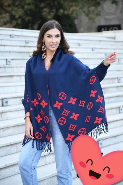 Women's Bat-Wing Style Printed Fleece Shawl.